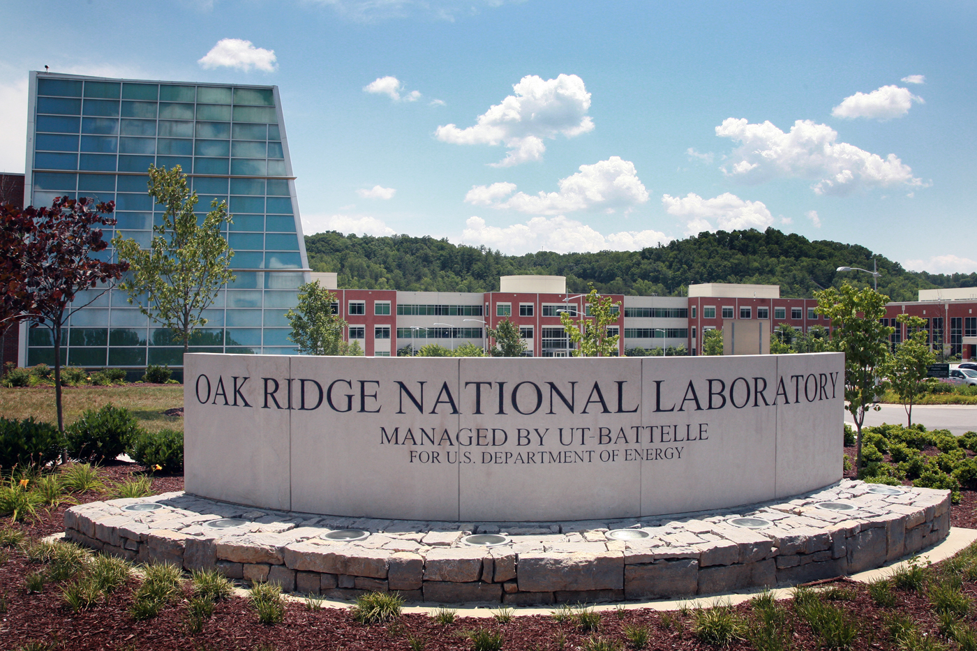 Photo of sign outside Oak Ridge National Laboratory