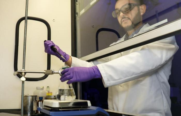 Oak Ridge National Laboratory researcher Halil Tekinalp combines silanes and polylactic acid, or PLA, to create supertough renewable plastic. Credit: ORNL/U.S. Dept. of Energy