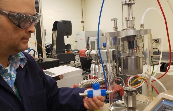 ORNL researchers and energy storage startup Sparkz have developed a cobalt-free cathode material for use in lithium-ion batteries Credit: Ilias Belharouak/Oak Ridge National Laboratory, U.S. Dept. of Energy