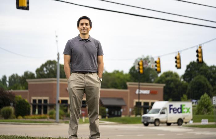 Ross Wang is leveraging his expertise in civil engineering, transportation systems, data analytics, and modeling and simulation in a variety of mobility projects at ORNL, including unsnarling traffic on some of the nation’s most congested roadways. Credit: ORNL, U.S. Dept. of Energy