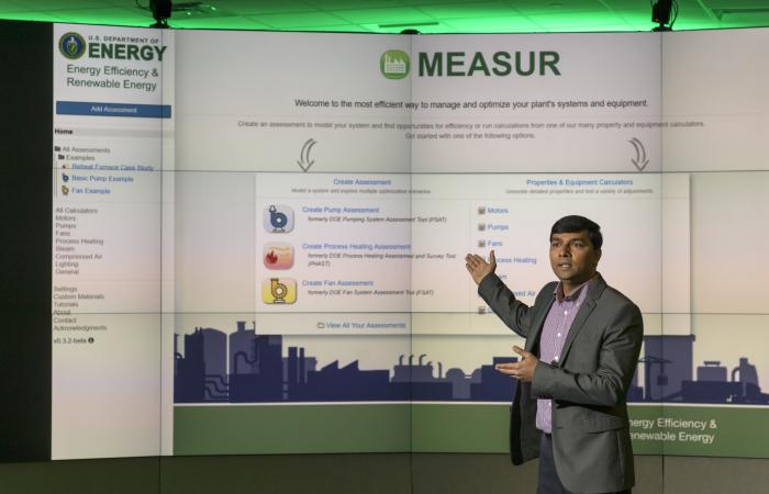 ORNL’s Sachin Nimbalkar discusses the results from the MEASUR tool after completing a process heating assessment at an aluminum manufacturing facility. Credit: ORNL, U.S. Dept. of Energy