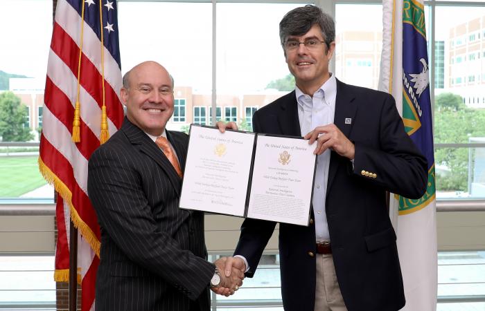 Tom Kollie receives National Intelligence Meritorious Unit Citation