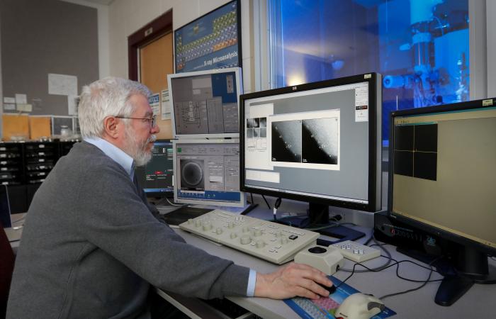 ORNL’s Larry Allard used high-resolution aberration-corrected electron microscopy methods to image single atoms of rhodium in a zeolite catalyst material, which aided in the development of a breakthrough process that directly converts methane to methanol.