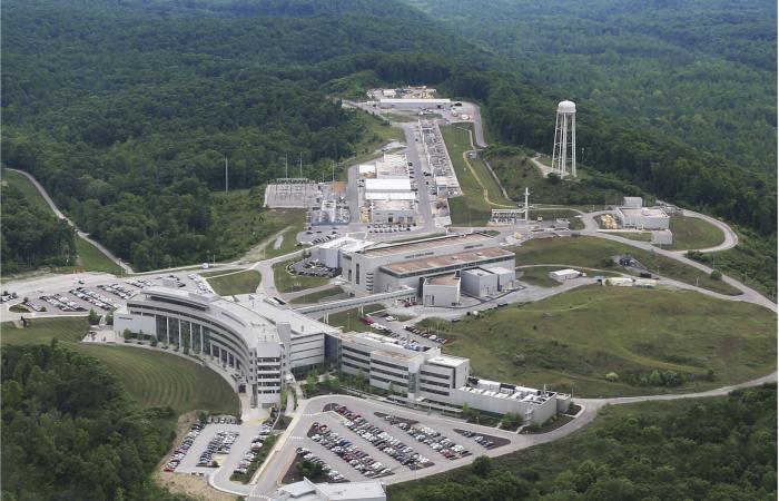 During normal operations of the Spallation Neutron Source, this world-class “neutron factory” also produces neutrinos in large quantities. Image credit: Oak Ridge National Laboratory, U.S. Dept. of Energy; photographer Jason Richards