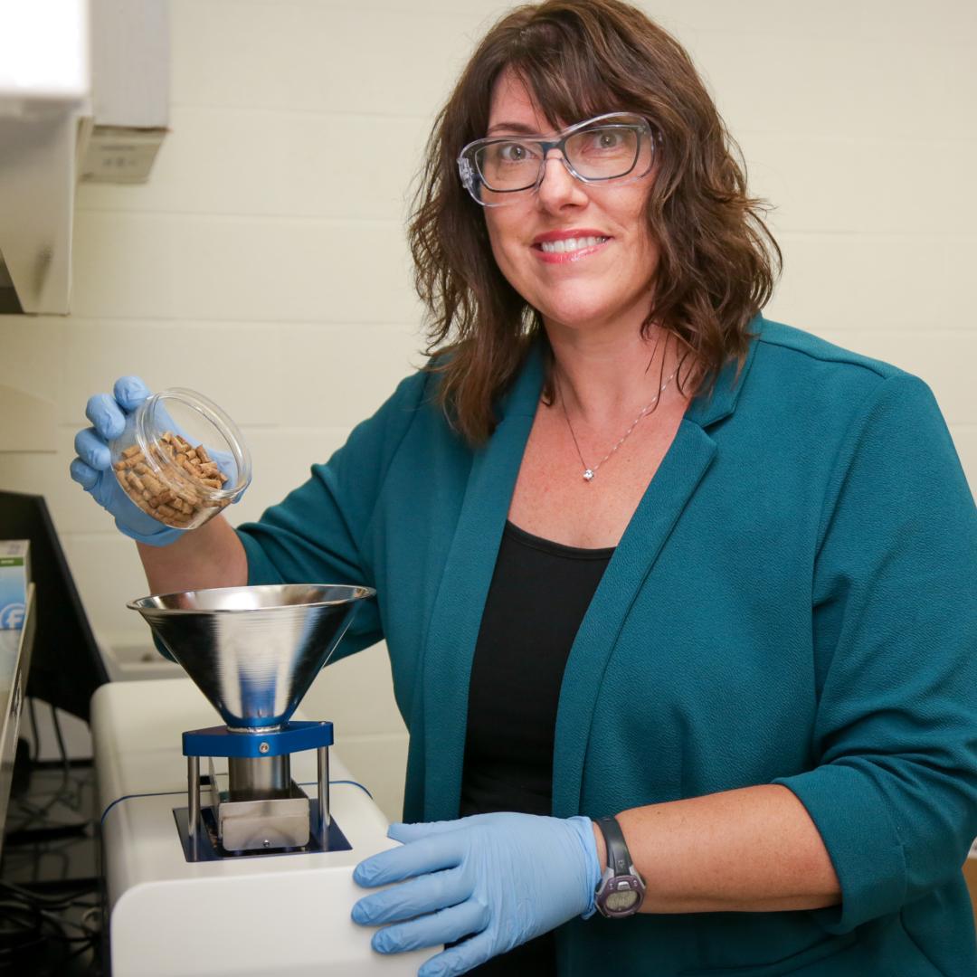 ORNL’s Erin Webb is co-leading a new Circular Bioeconomy Systems Convergent Research Initiative focused on advancing production and use of renewable carbon from Tennessee to meet societal needs. Credit: Genevieve Martin/ORNL, U.S. Dept. of Energy