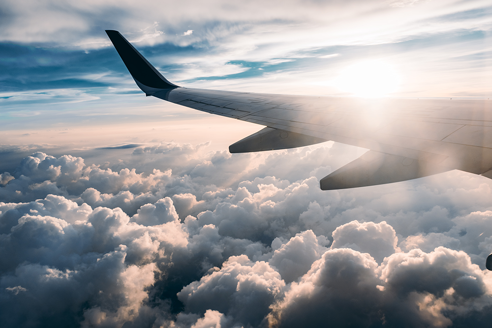 Airplane wing (Unsplash)