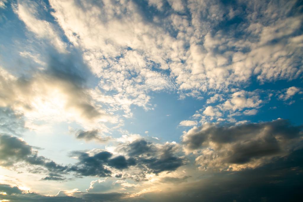 Sky with clouds / Envato Elements