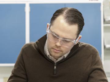 ORNL nuclear engineer Chris Petrie