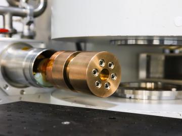 Neutrons—Mastering magnetism