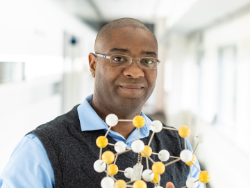 ORNL’s Valentino Cooper will direct a new DOE Energy Frontier Research Center focused on polymer electrolytes for solid-state batteries. Credit: Carlos Jones/ORNL, U.S. Dept. of Energy