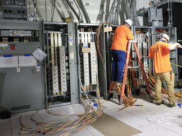 Staff working on construction and facility updates in preparation for the Frontier, the world’s first exascale supercomputer.