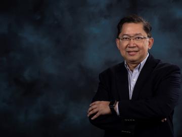 Rigoberto Advincula has been elected to the to the AIMBE College of Fellows. Credit: Carlos Jones/ORNL, U.S. Dept. of Energy