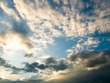 Sky with clouds / Envato Elements