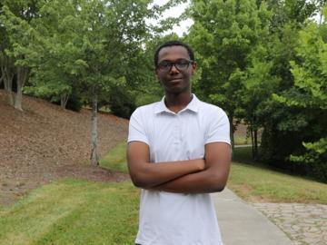 ORNL intern Elton Aba