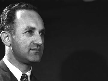 ORNL chemist Waldo Cohn