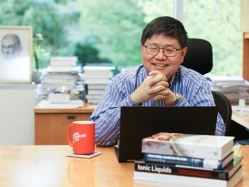 Sheng Dai innovates chemical separations, nanomaterials synthesis, and catalytic interfaces for energy applications at Oak Ridge National Laboratory, and is the lab’s most prolific author. 