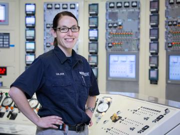 First trained as a nuclear electronics technician and reactor operator in the US Navy, Maureen Searles has worked on HFIR’s operations team since February 2015. First trained as a nuclear electronics technician and reactor operator in the US Navy, Maureen Searles has worked on HFIR’s operations team since February 2015.