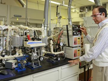 Chaitanya Narula led analysis of an ORNL biofuel-to-hydrocarbon conversion technology to explain the underlying process. Chaitanya Narula led analysis of an ORNL biofuel-to-hydrocarbon conversion technology to explain the underlying process.